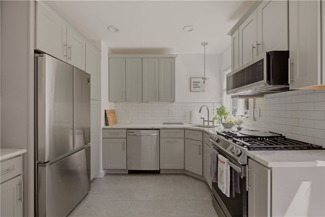 21 Pell Street, Newport, RI 02840