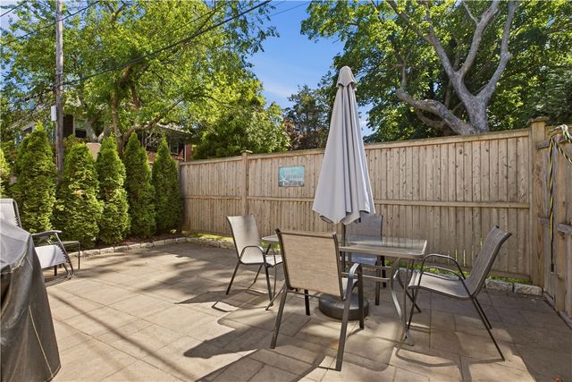 21 Pell Street, Newport, RI 02840