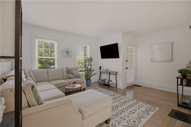 21 Pell Street, Newport, RI 02840