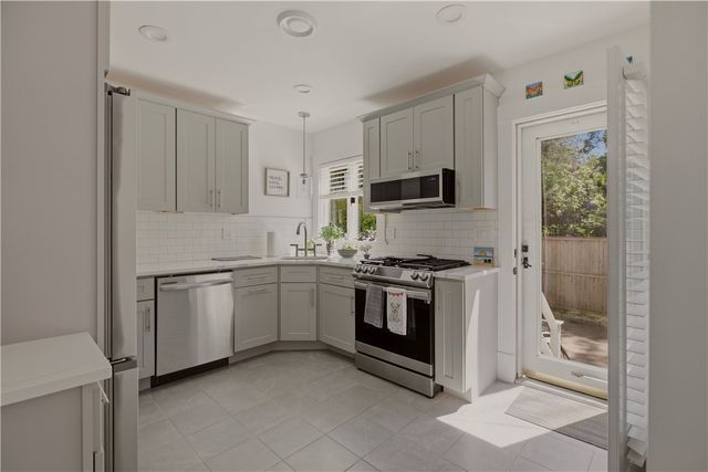 21 Pell Street, Newport, RI 02840