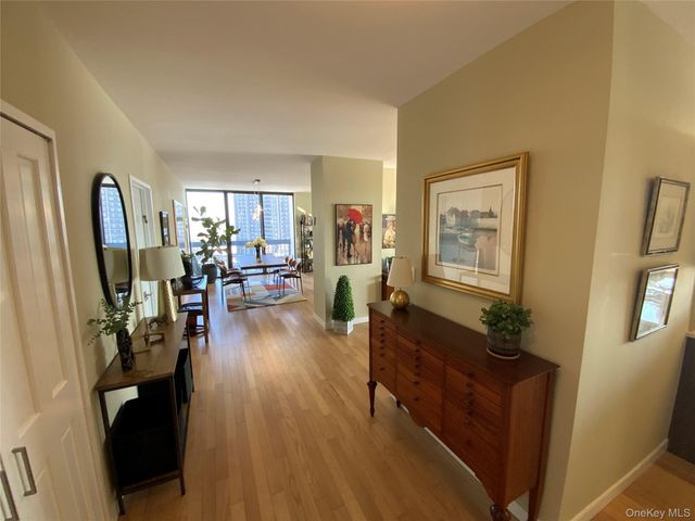 26910 Grand Central Parkway 9E, Floral Park, NY 11005