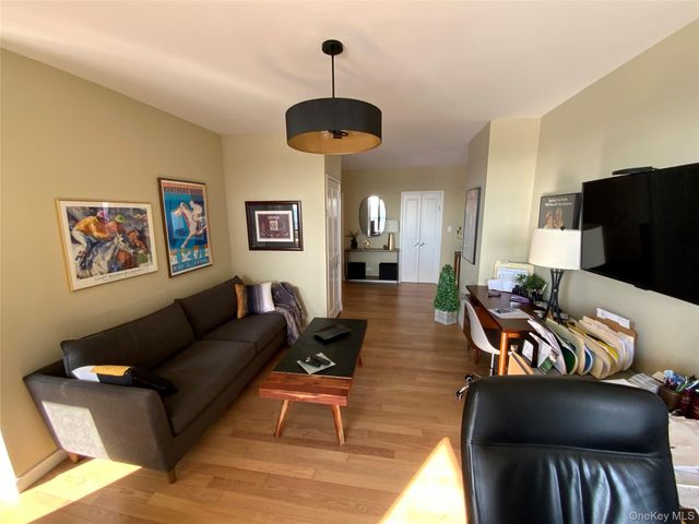 26910 Grand Central Parkway 9E, Floral Park, NY 11005