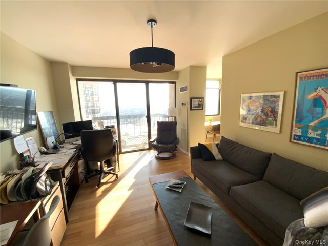 26910 Grand Central Parkway 9E, Floral Park, NY 11005