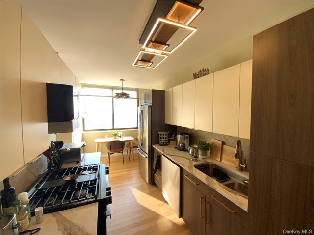 26910 Grand Central Parkway 9E, Floral Park, NY 11005