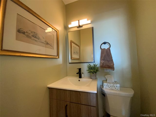 26910 Grand Central Parkway 9E, Floral Park, NY 11005