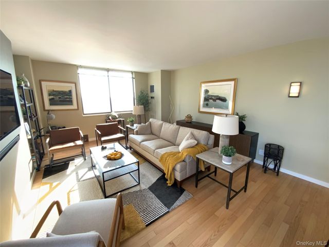 26910 Grand Central Parkway 9E, Floral Park, NY 11005