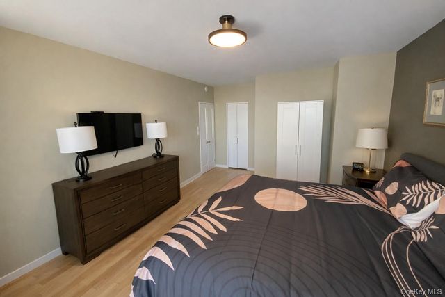 26910 Grand Central Parkway 9E, Floral Park, NY 11005