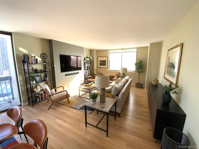 26910 Grand Central Parkway 9E, Floral Park, NY 11005