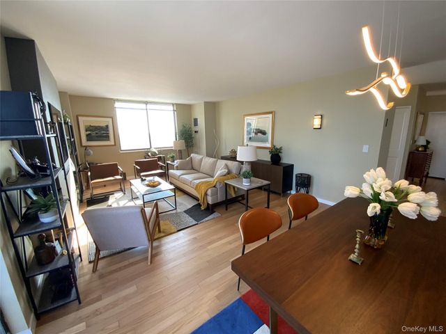 26910 Grand Central Parkway 9E, Floral Park, NY 11005