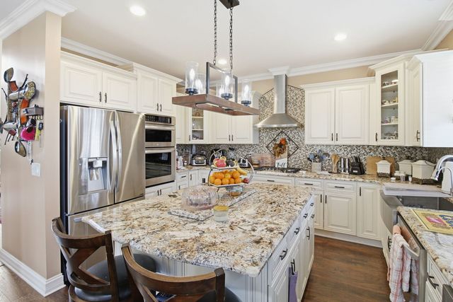 818 Vertin Boulevard, Shorewood, IL 60404