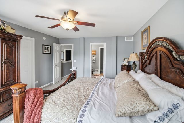 818 Vertin Boulevard, Shorewood, IL 60404