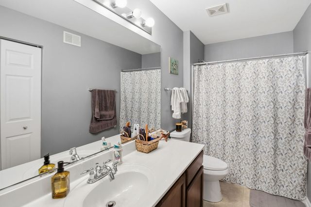 818 Vertin Boulevard, Shorewood, IL 60404