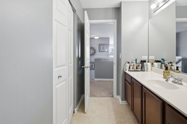 818 Vertin Boulevard, Shorewood, IL 60404