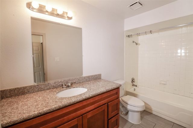 12635 Ashford Meadow Drive D, Houston, TX 77082