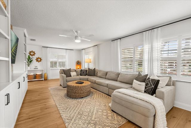 2411 MCINTOSH WAY, Maitland, FL 32751