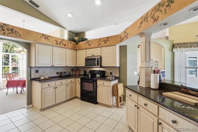 2399 W Pine Ridge Boulevard, Beverly Hills, FL 34465