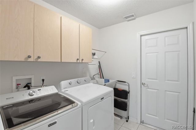 2399 W Pine Ridge Boulevard, Beverly Hills, FL 34465