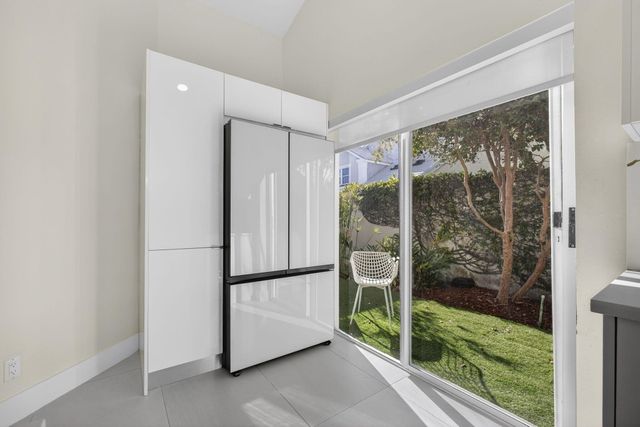 18 Selby Lane, Palm Beach Gardens, FL 33418