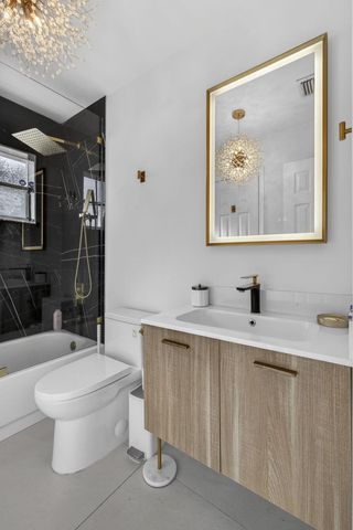 18 Selby Lane, Palm Beach Gardens, FL 33418