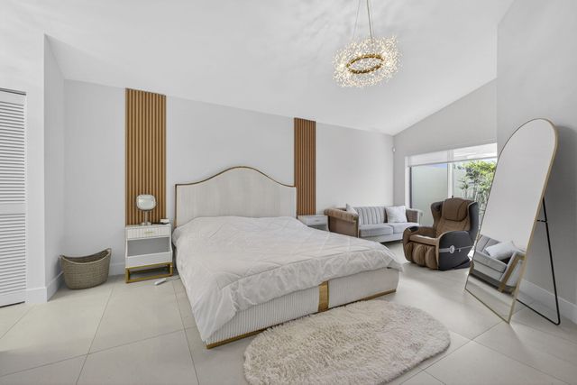 18 Selby Lane, Palm Beach Gardens, FL 33418