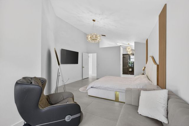 18 Selby Lane, Palm Beach Gardens, FL 33418