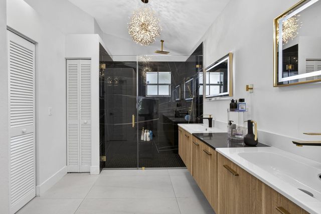 18 Selby Lane, Palm Beach Gardens, FL 33418