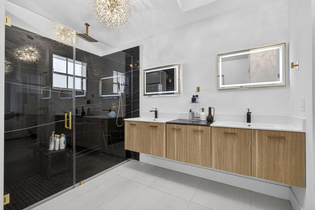 18 Selby Lane, Palm Beach Gardens, FL 33418