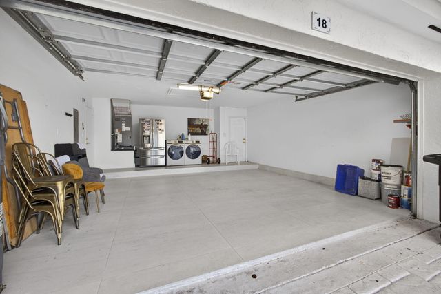 18 Selby Lane, Palm Beach Gardens, FL 33418