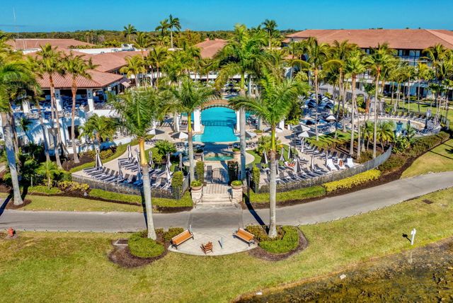 18 Selby Lane, Palm Beach Gardens, FL 33418