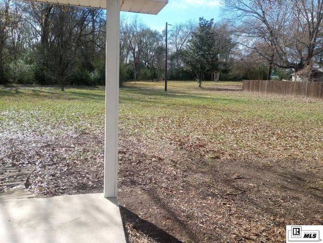 211 3RD STREET, Winnsboro, LA 71295