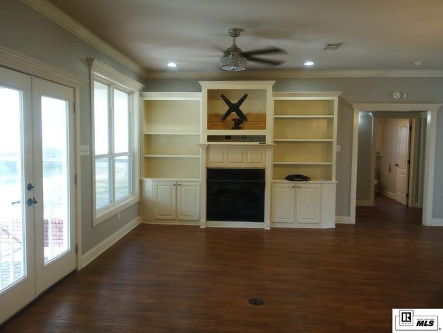 211 3RD STREET, Winnsboro, LA 71295