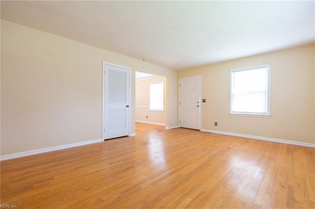 2885 East Point DR, Chesapeake, VA 23321