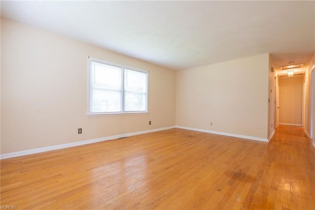 2885 East Point DR, Chesapeake, VA 23321