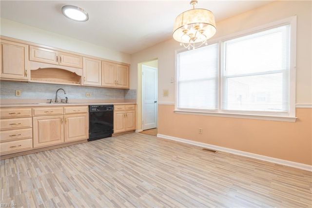 2885 East Point DR, Chesapeake, VA 23321