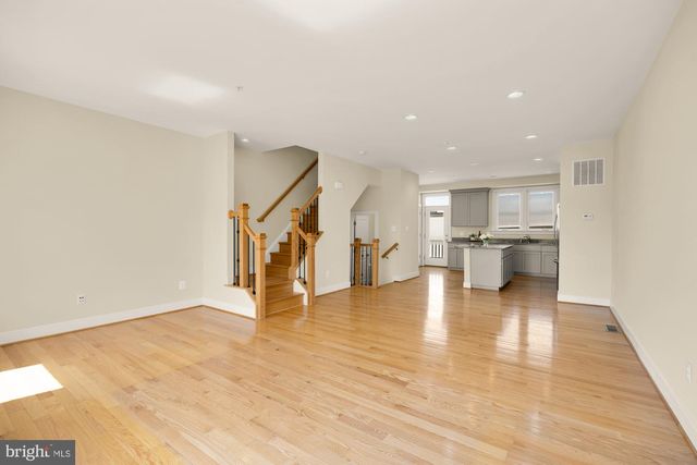 8331 LOOKING GLASS WAY, Fairfax, VA 22031