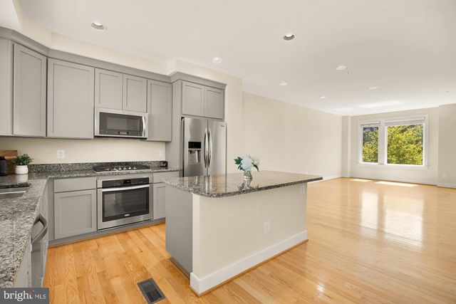 8331 LOOKING GLASS WAY, Fairfax, VA 22031