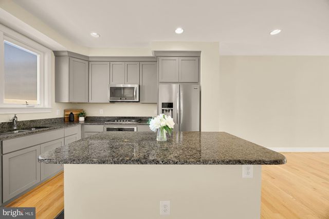 8331 LOOKING GLASS WAY, Fairfax, VA 22031