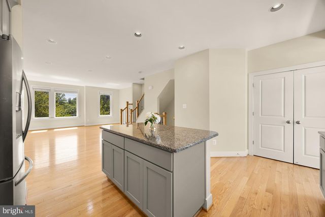 8331 LOOKING GLASS WAY, Fairfax, VA 22031