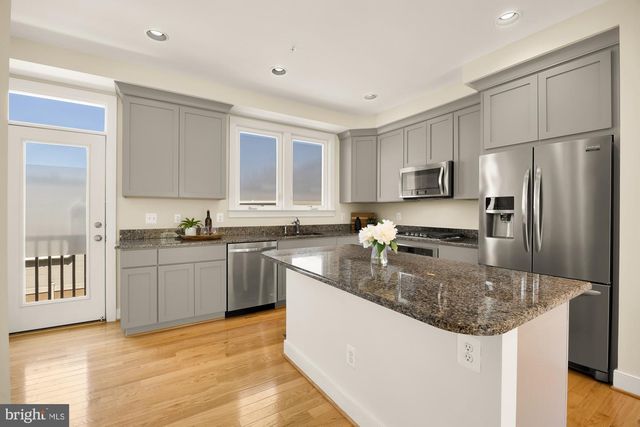 8331 LOOKING GLASS WAY, Fairfax, VA 22031