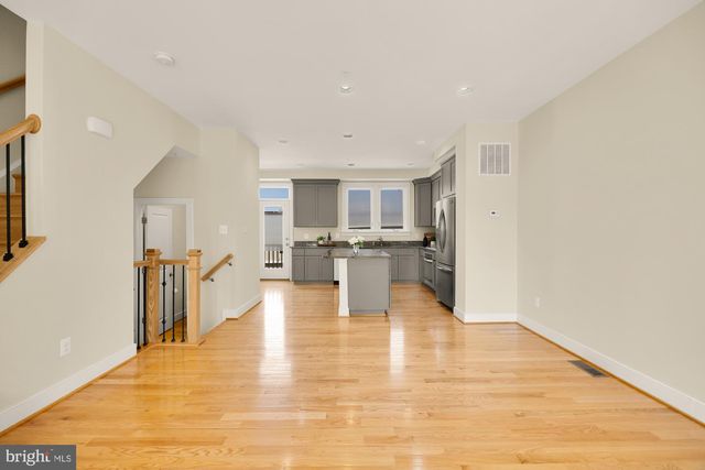 8331 LOOKING GLASS WAY, Fairfax, VA 22031