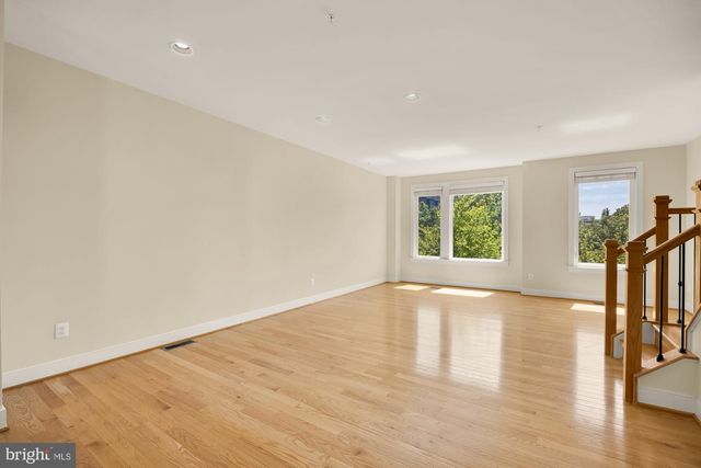 8331 LOOKING GLASS WAY, Fairfax, VA 22031