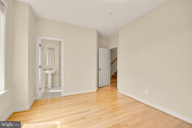 8331 LOOKING GLASS WAY, Fairfax, VA 22031