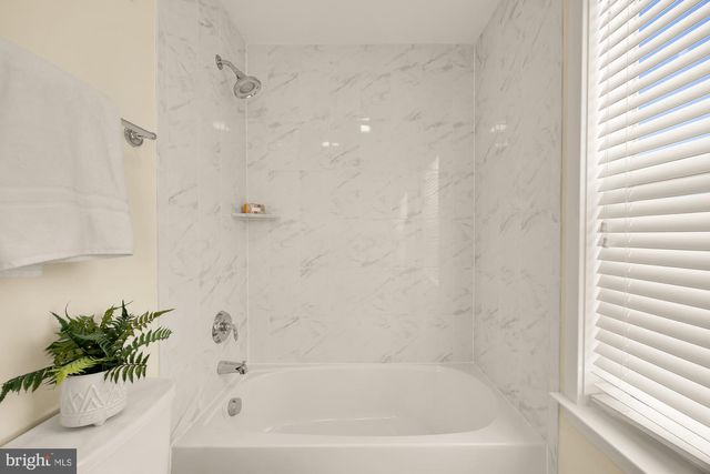 8331 LOOKING GLASS WAY, Fairfax, VA 22031