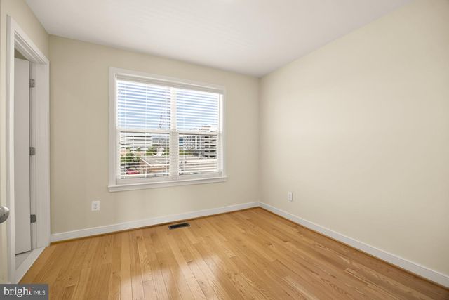 8331 LOOKING GLASS WAY, Fairfax, VA 22031
