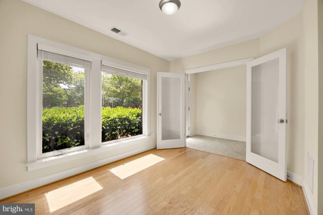8331 LOOKING GLASS WAY, Fairfax, VA 22031