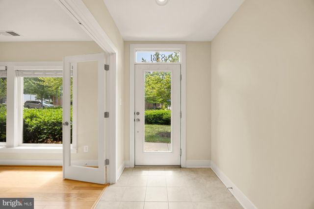 8331 LOOKING GLASS WAY, Fairfax, VA 22031