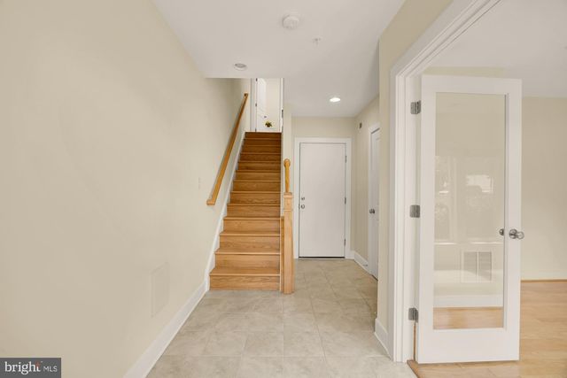 8331 LOOKING GLASS WAY, Fairfax, VA 22031