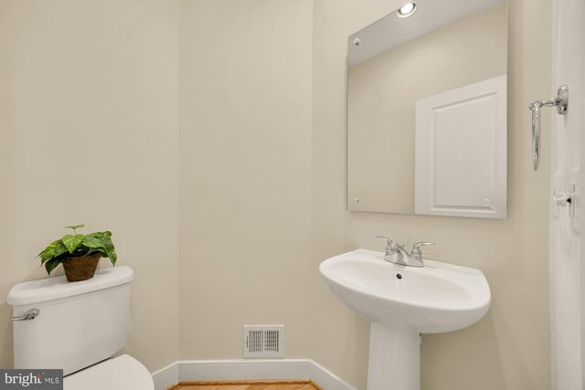 8331 LOOKING GLASS WAY, Fairfax, VA 22031