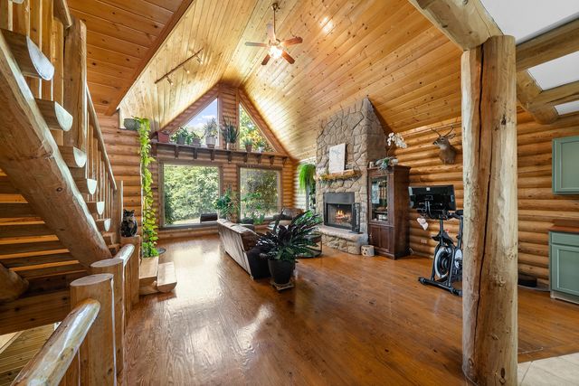 480 Seaton Dr, Smithville, TN 37166