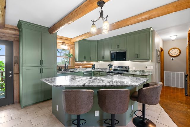 480 Seaton Dr, Smithville, TN 37166